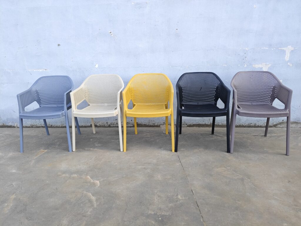 Chaise Neto avec accoudoir